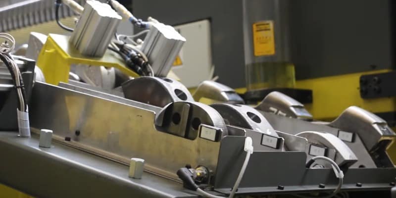 robotické svařování mulčovače, robotické svařování, robotické buňky