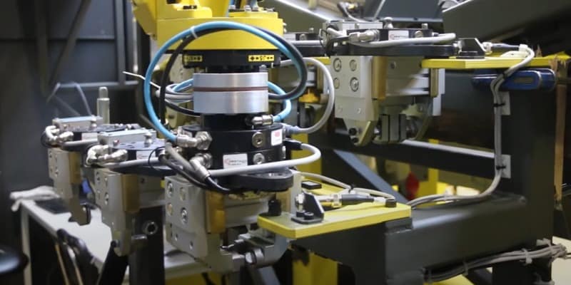 robotické svařování mulčovače, robotické svařování, robotické buňky