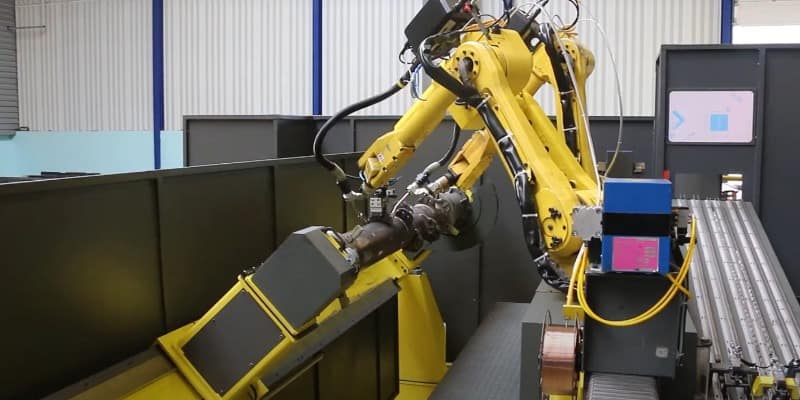 robotické svařování mulčovače, robotické svařování, robotické buňky