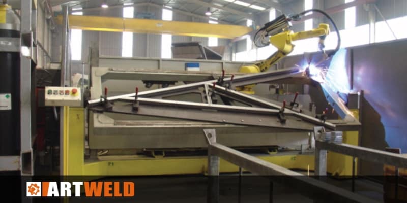 Robotické svařování konzolí na solární panely, Artweld robotics